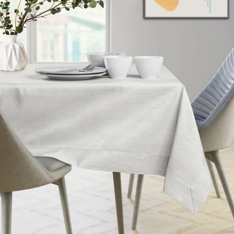 Zniżka AmeliaHome- Obrus plamoodporny z mankietem Kremowy VESTA - 110x140 cm