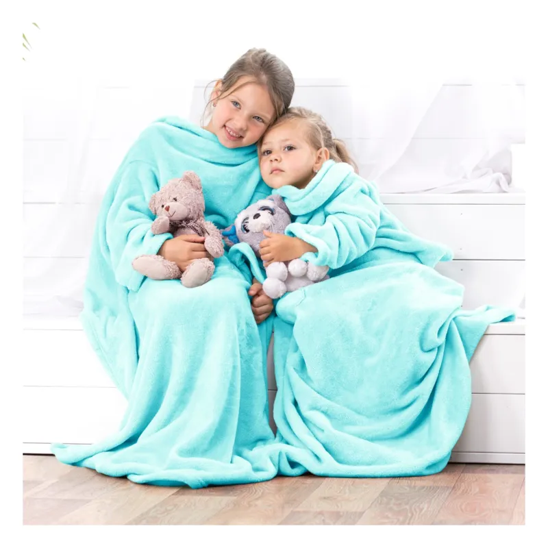 Hit cenowy DecoKing – Koc z rękawami 90x105 cm Turkusowy LAZY KIDS