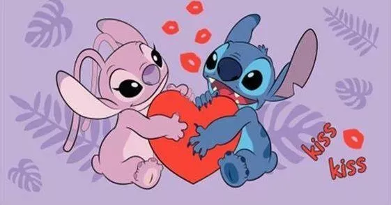Oferta limitowana Ręcznik plażowy 70x140 Lilo and Stitch Kiss fioletowy bawełniany Kids25