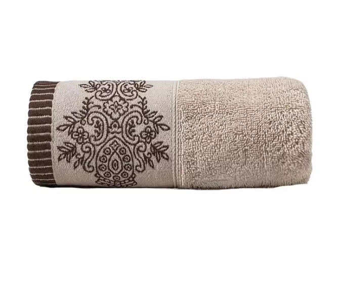 Ręcznik Gracja 70x140 beżowy frotte z bordiurą w stylu orientalnym 550 g/m2 Oferta limitowana